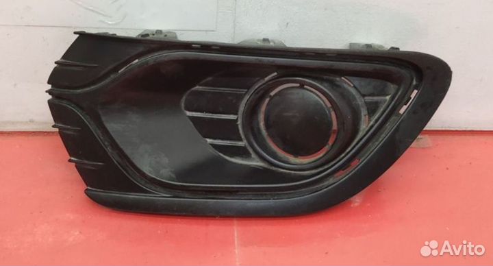 Заглушка правая Renault logan 2