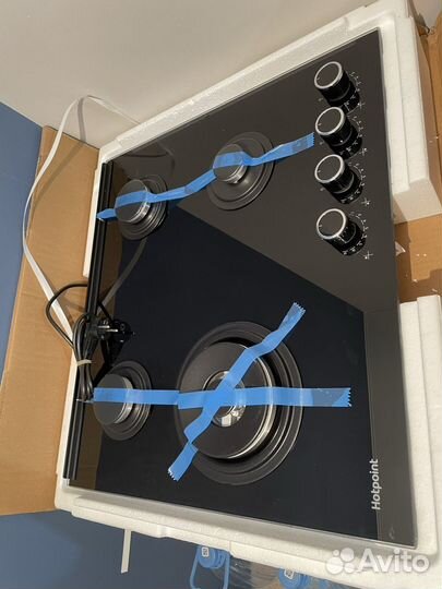 Газовая варочная панель 4 конфорки Hotpoint