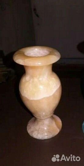 Ваза из оникса