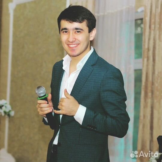 Музыкант ведущий певец на свадьбу