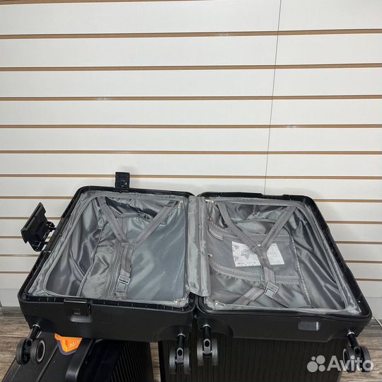 Чемоданы с широкой ручкой