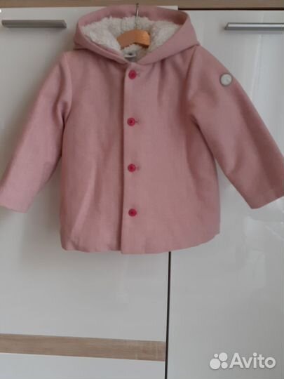 Пальто на девочку 95.petit bateru,комбинезоны