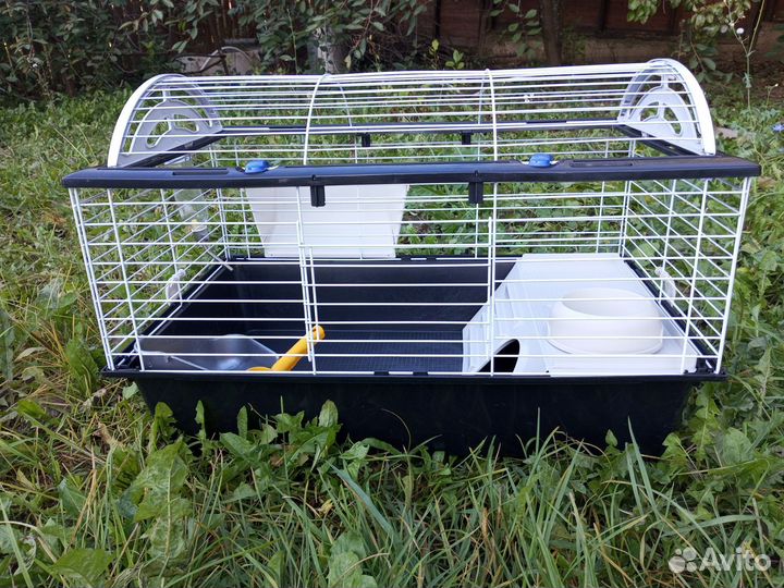 Клетка большая полностью укомпликтованная