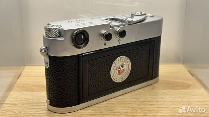 Пленочный фотоаппарат Leica M3