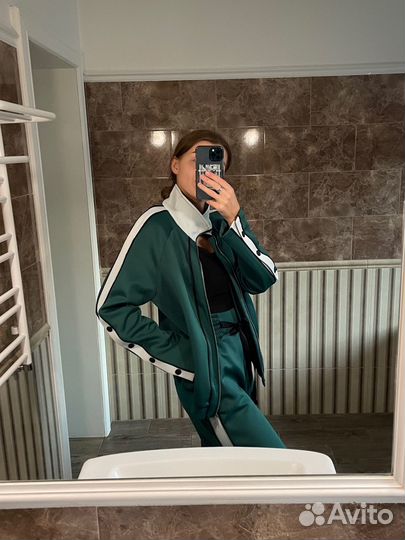 Костюм спортивный