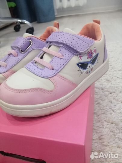 Кроссовки для девочки
