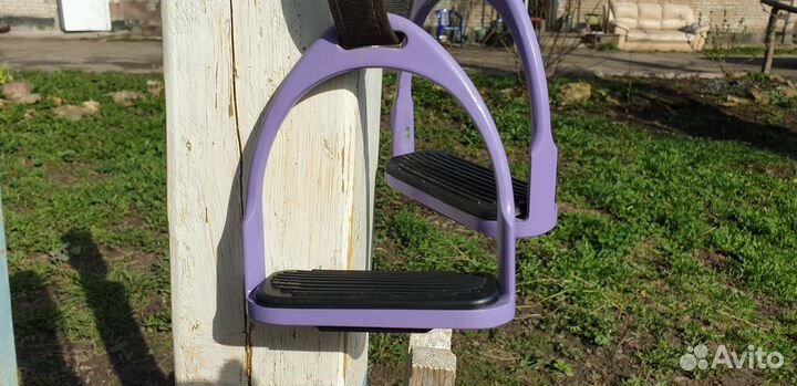 Стремена для лошади