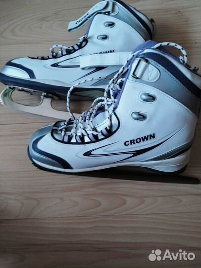 Продаю коньки фигурные