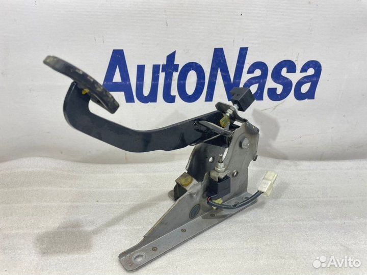 Педаль сцепления Hyundai Solaris 2010-2017