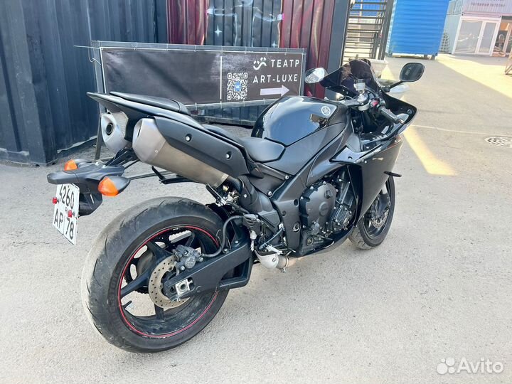 Yamaha yzf-r1 2011г