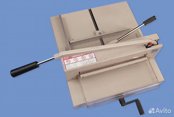 Резак для бумаги и картона.Идеал 4205