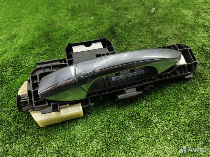 Ручка двери задняя левая Mercedes-Benz E-Class