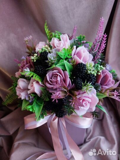 Букет из мыла: розы с ежевикой