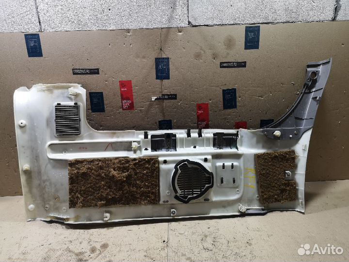 Обшивка багажника задняя левая Honda Stepwgn RF1