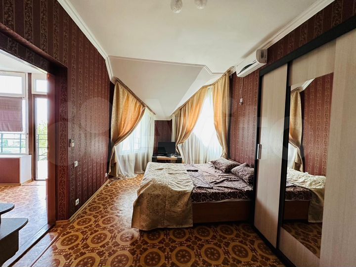 Гостиница, 618 м²