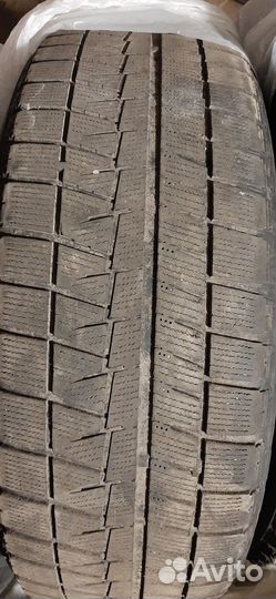 Bridgestone Blizzak Revo GZ 215/60 R16