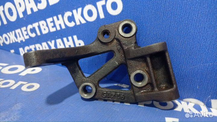 Кронштейн гидроусилителя руля Toyota Vista седан