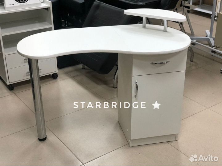 Стол маникюрный складной