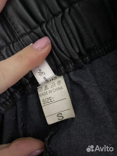 Шорты женские кожаные черные