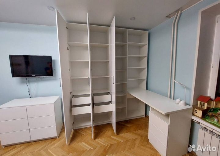 Рабочая зона у окна