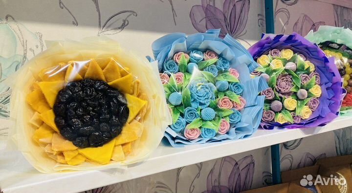 Подарки и букеты из сухофруктов и орехов