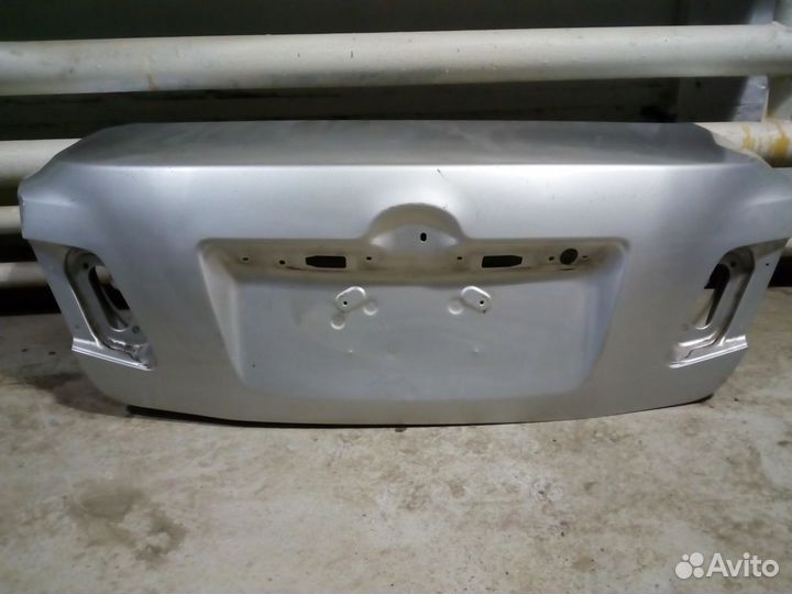 Крышку багажника Toyota Camry V40