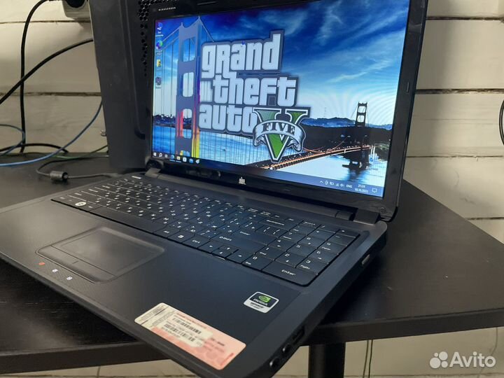 Быстрый ноутбук 8gb/i7/8ядер