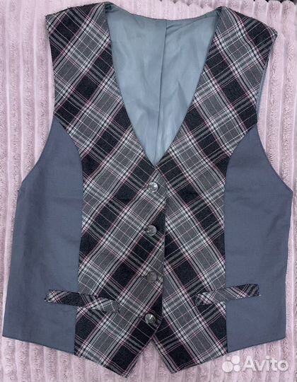 Серая школьная форма: 2 жилетки
