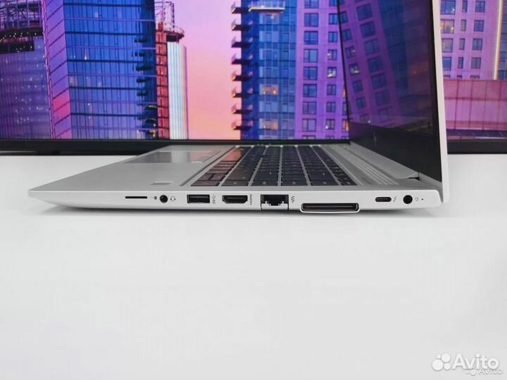 Лёгкие ноутбуки HP для работы в путешествиях