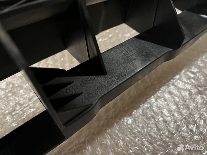 Крепление радиаторной кассеты Mercedes W212