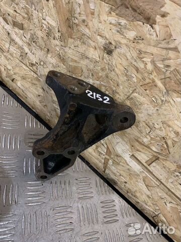 Кронштейн двигателя правый Toyota Corolla (E120) I