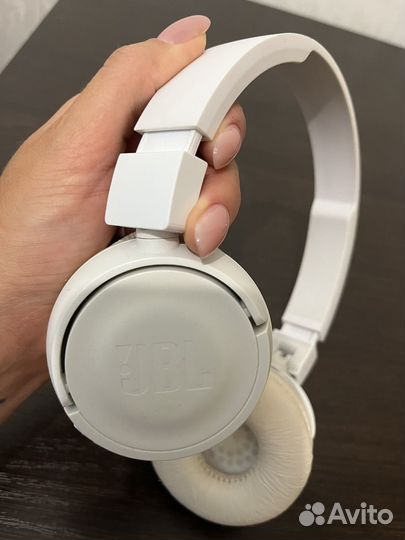 Беспроводные наушники jbl