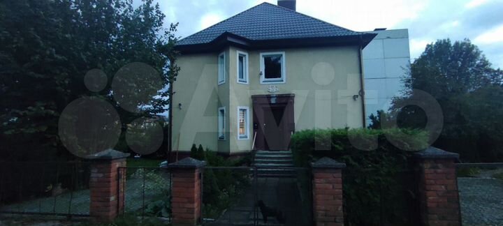 4-к. квартира, 92,7 м², 1/2 эт.