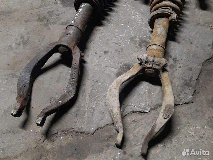 Передняя стойка амортизатора chrysler cirrus