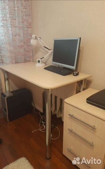 Письменный стол