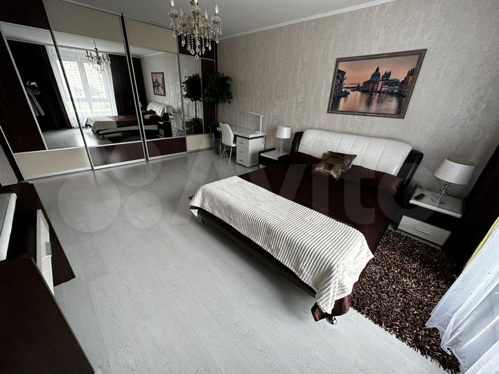 2-к. квартира, 82 м², 3/10 эт.