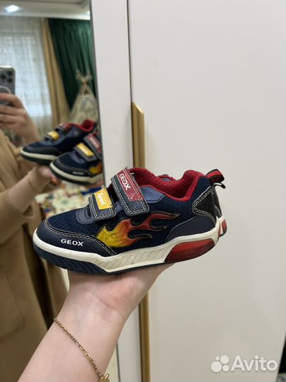 Кроссовки geox 26