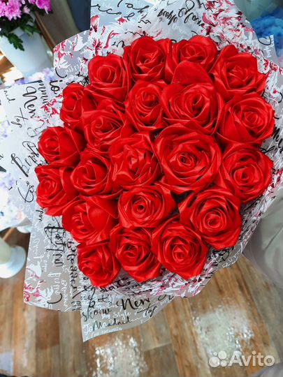 Букет из атласных роз