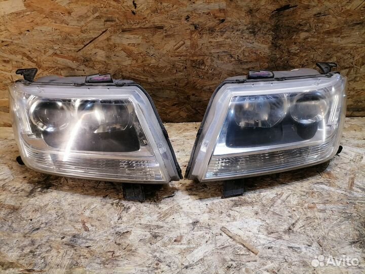 Комплект фар Suzuki Grand Vitara 3 ксенон