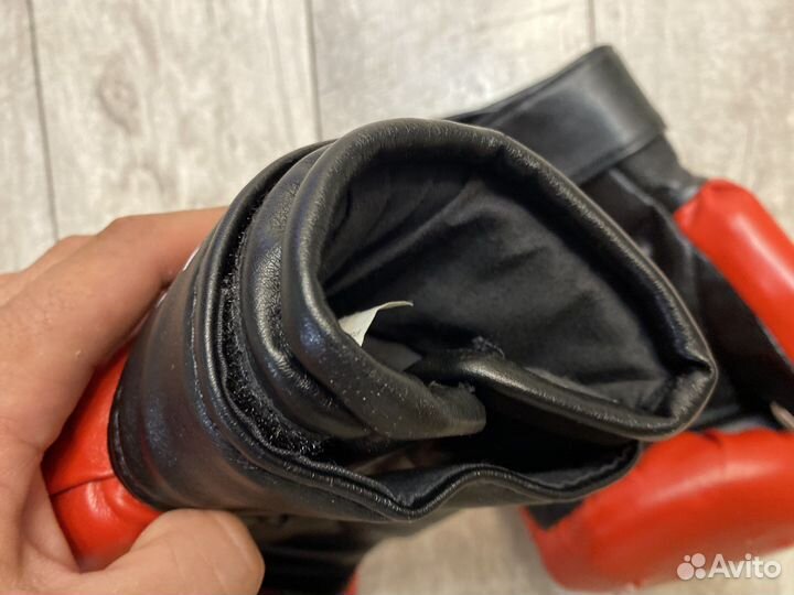 Боксерские перчатки