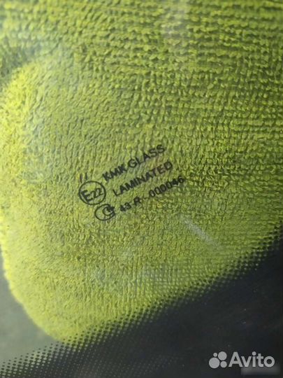 Лобовое стекло Volkswagen Golf IV