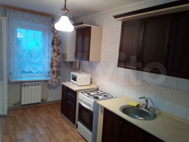 2-к. квартира, 54 м², 3/10 эт.