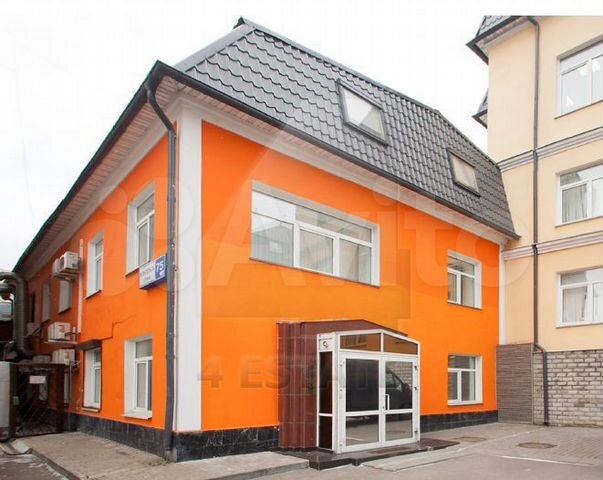 Презентабельный особняк, 697 м²