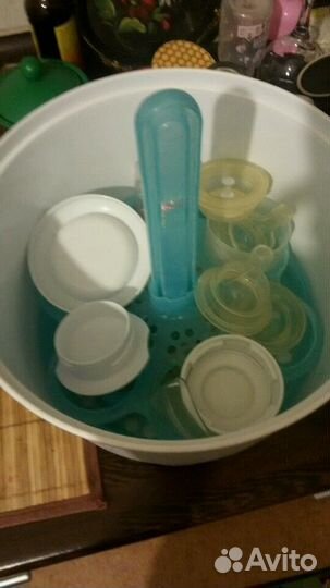 Стерилизатор на 6 бут Avent и молокоотсос Avent