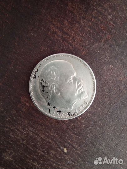 Монета с изображением Ленина