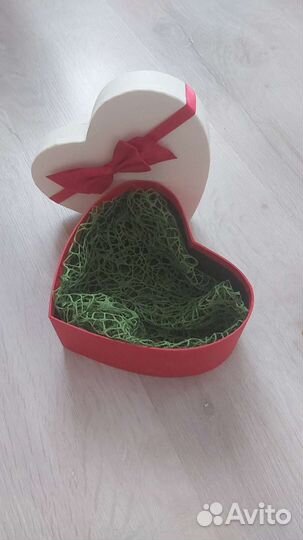 Коробка подарочная и топперы для букетов