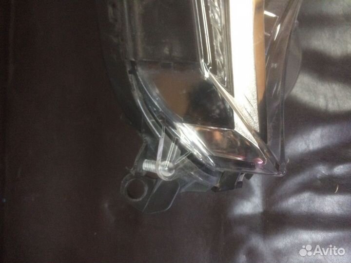 Фара левая Тойота Рав 4 не ксенон 15-19