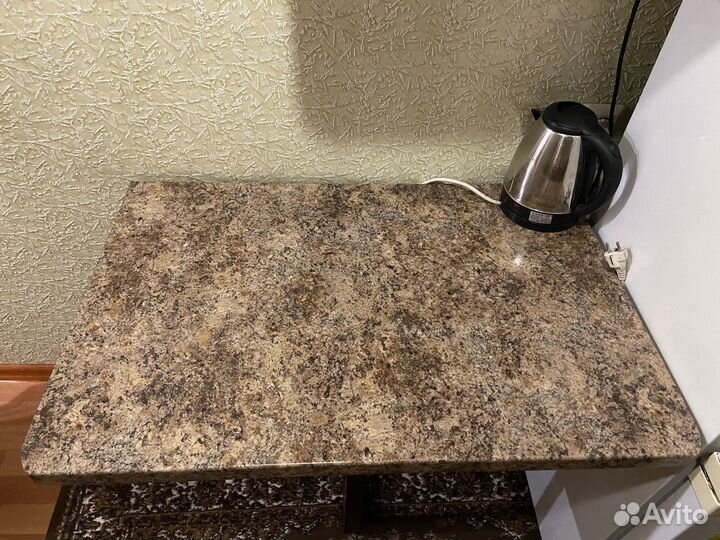 Кухонный стол