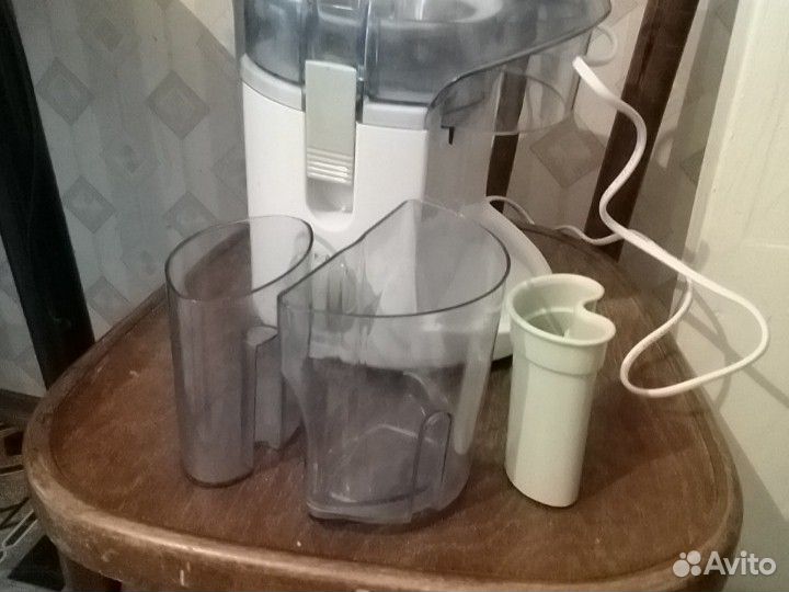 Соковыжималка Smile je 1701