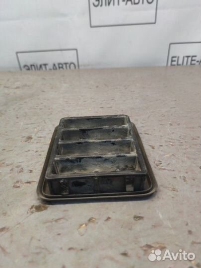 Решетка вентиляционная Jeep Grand Cherokee WK2